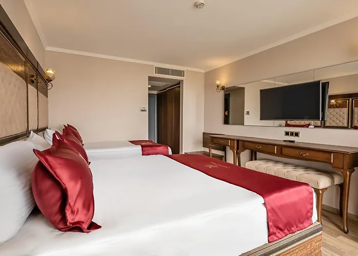 Royal Palace Otel 4*