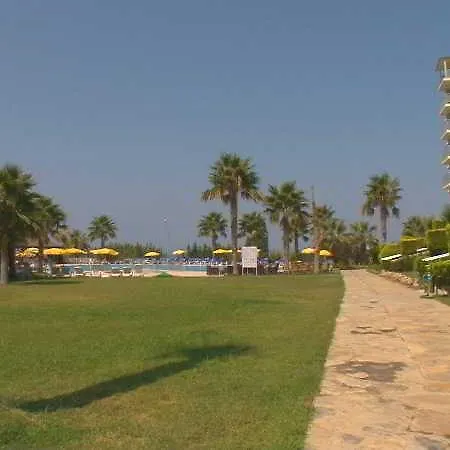 Royal Palace ホテル