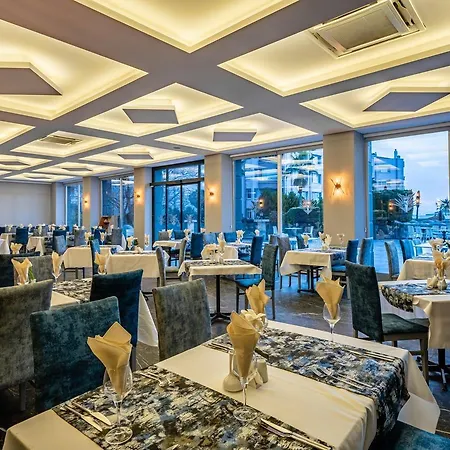 Hotel Royal Palace 4*