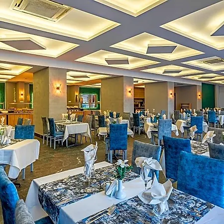 Royal Palace 4*