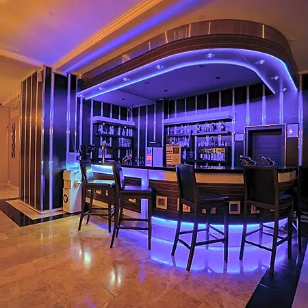 Royal Palace Hotel