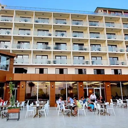 Royal Palace מלון 4*